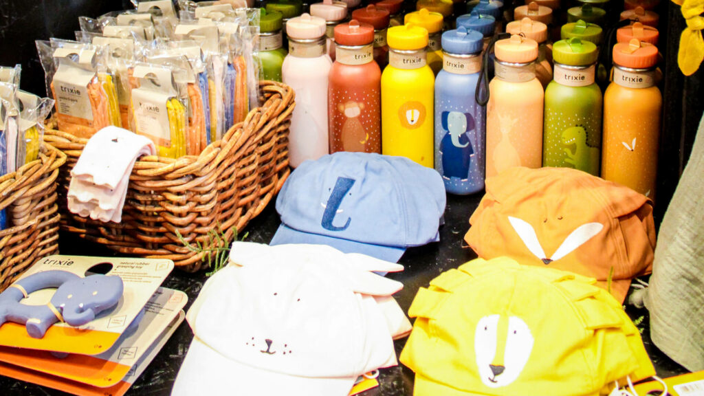 GaiaZOO GaiaSHOP assortiment tijdens opening petten